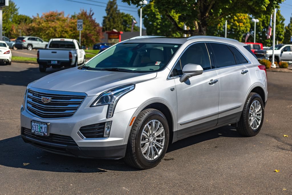 Used 2017 Cadillac XT5 Luxury w/ Driver Awareness Package AWD/4WD image 4