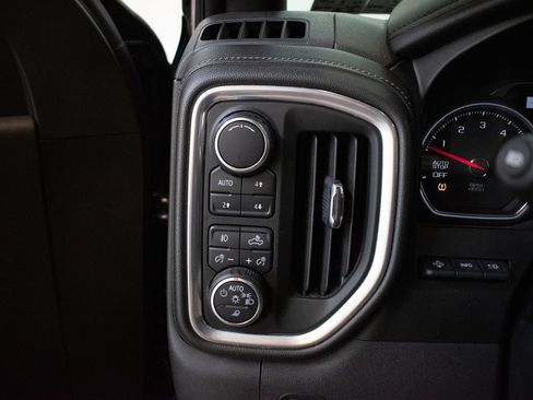 Used 2019 Chevrolet Silverado 1500 High Country w/ Technology Package AWD/4WD image 21