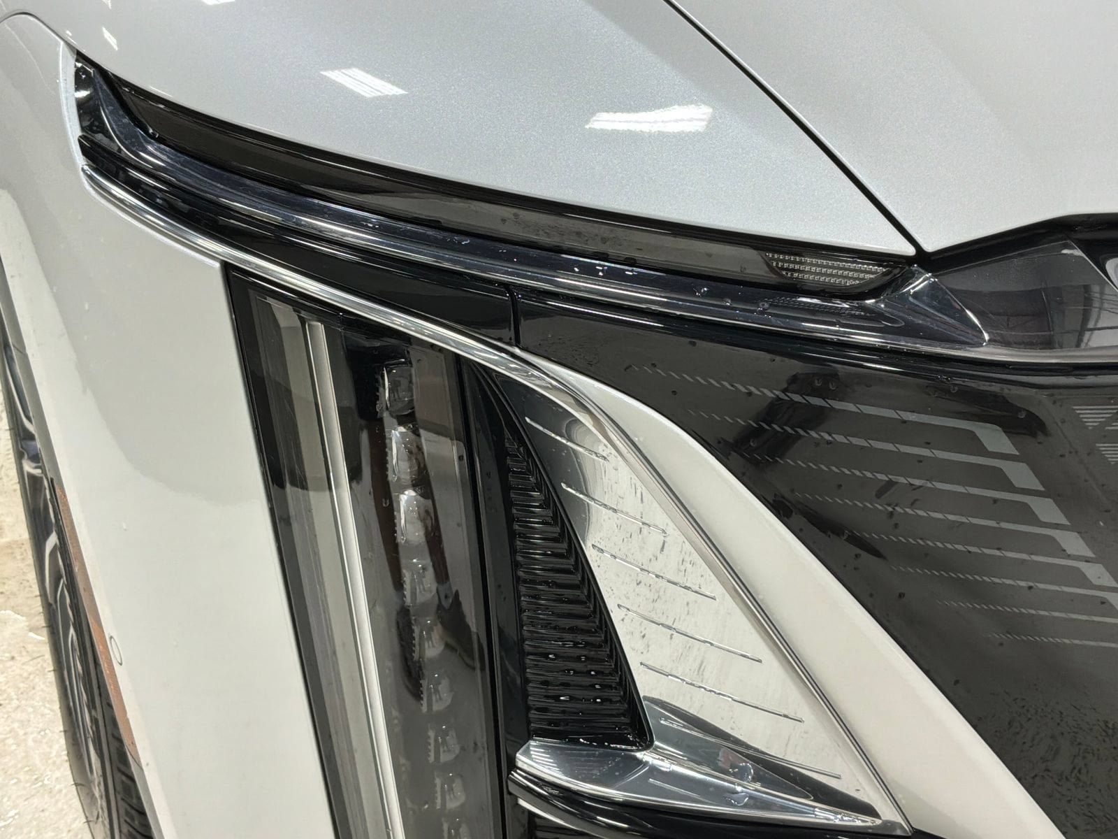 Used 2024 Cadillac Lyriq Sport AWD/4WD image 27