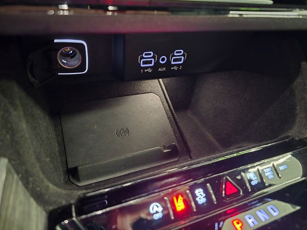 Used 2024 Jeep Wagoneer Series II w/ Flexible Seating Group AWD/4WD image 29