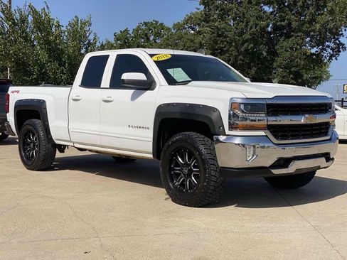Used 2018 Chevrolet Silverado 1500 LT w/ All Star Edition AWD/4WD image 4