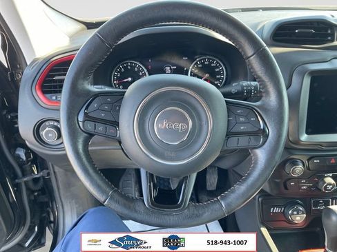 Used 2022 Jeep Renegade Trailhawk AWD/4WD image 13