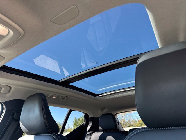 Certified 2024 Volvo XC40 B5 Core AWD/4WD image 16