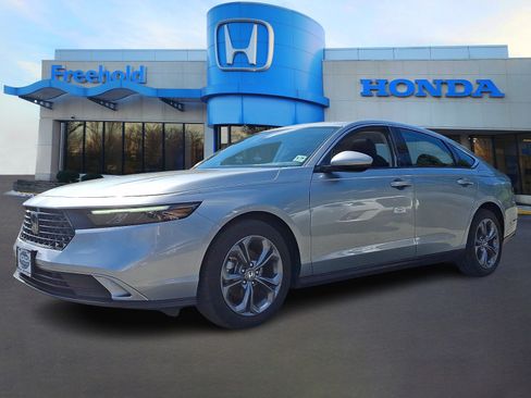 Used 2024 Honda Accord EX image 3