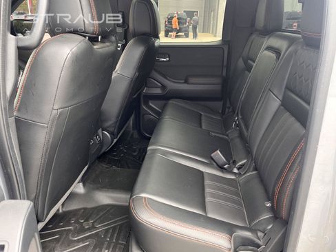 Used 2023 Nissan Frontier PRO-4X w/ Pro-4X Premium Package AWD/4WD image 18