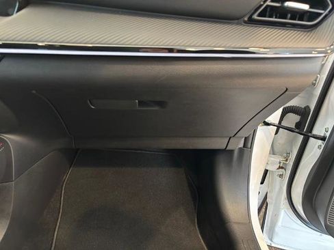 Certified 2025 Nissan Kicks SR FWD image 28
