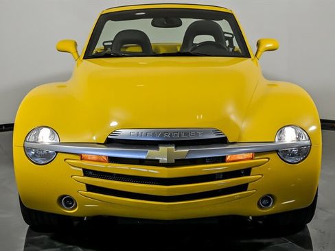 Used 2005 Chevrolet SSR w/ Preferred Equipment Group RWD image 4