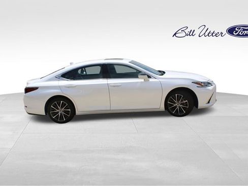 Used 2025 Lexus ES 350 w/ Premium Package FWD image 4