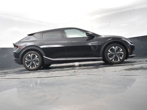 Used 2024 Kia EV6 Light image 25