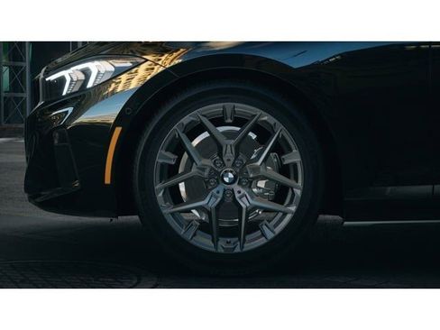 Used 2025 BMW 330i xDrive Sedan w/ Premium Package image 7