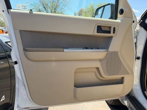 Used 2011 Ford Escape XLT AWD/4WD image 20