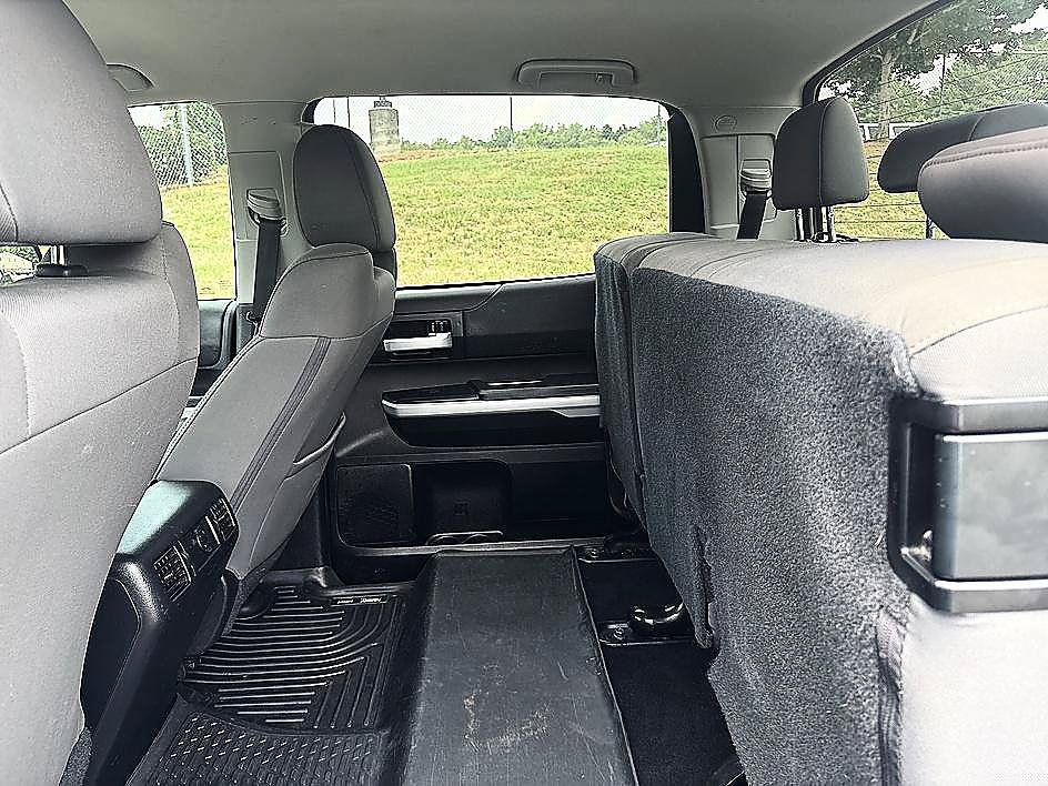 Used 2020 Toyota Tundra SR5 w/ SR5 Convenience Package AWD/4WD image 21