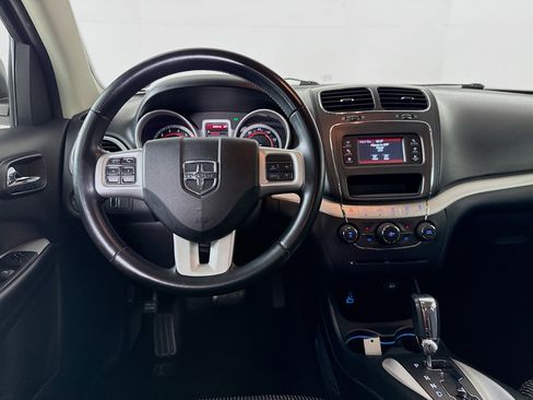 Used 2020 Dodge Journey SE w/ SE Popular Equipment Group image 25