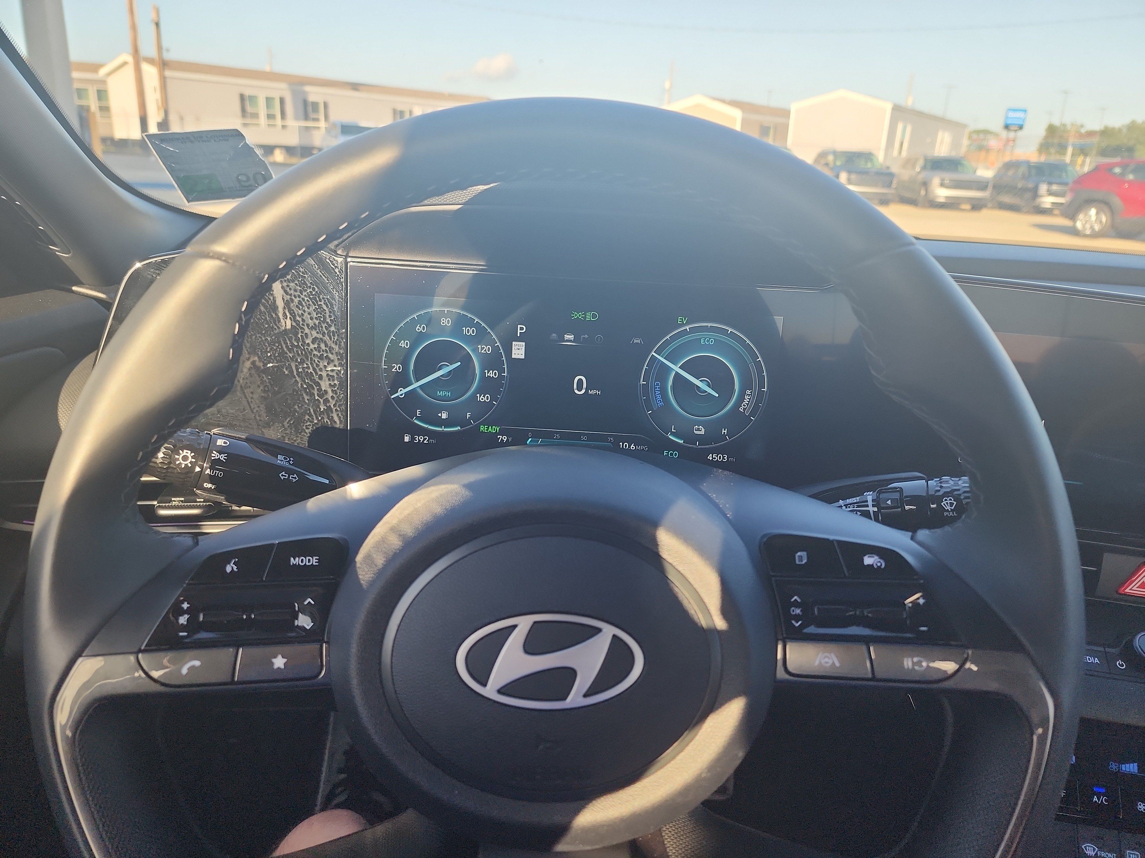 Used 2025 Hyundai Elantra SEL FWD image 23