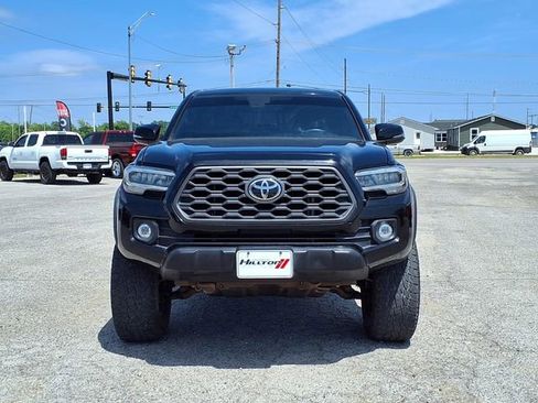 Used 2020 Toyota Tacoma TRD Off-Road w/ TRD Premium Off Road Package AWD/4WD image 25