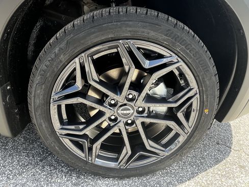 New 2026 Nissan Kicks SR w/ SR Premium Package AWD/4WD image 9