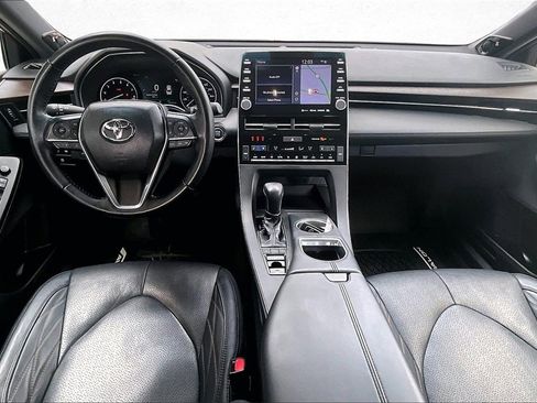 Used 2021 Toyota Avalon Limited image 8