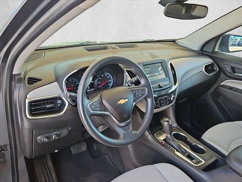 Used 2018 Chevrolet Equinox LT FWD image 10