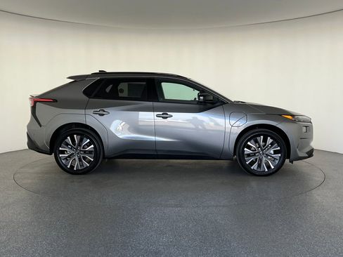 New 2026 Subaru Solterra image 2