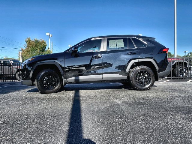 Used 2025 Toyota RAV4 XLE FWD image 5