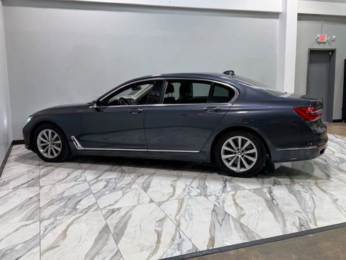 Used 2018 BMW 740i xDrive image 9