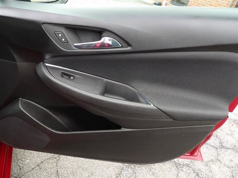 Used 2018 Chevrolet Cruze LT w/ Convenience Package image 15