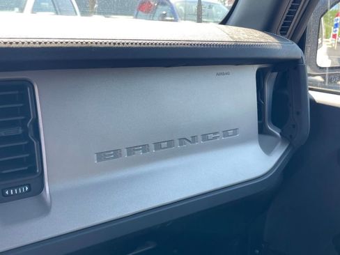 Used 2025 Ford Bronco Outer Banks AWD/4WD image 25