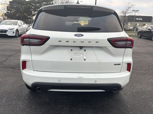 Used 2023 Ford Escape ST-Line Elite image 4