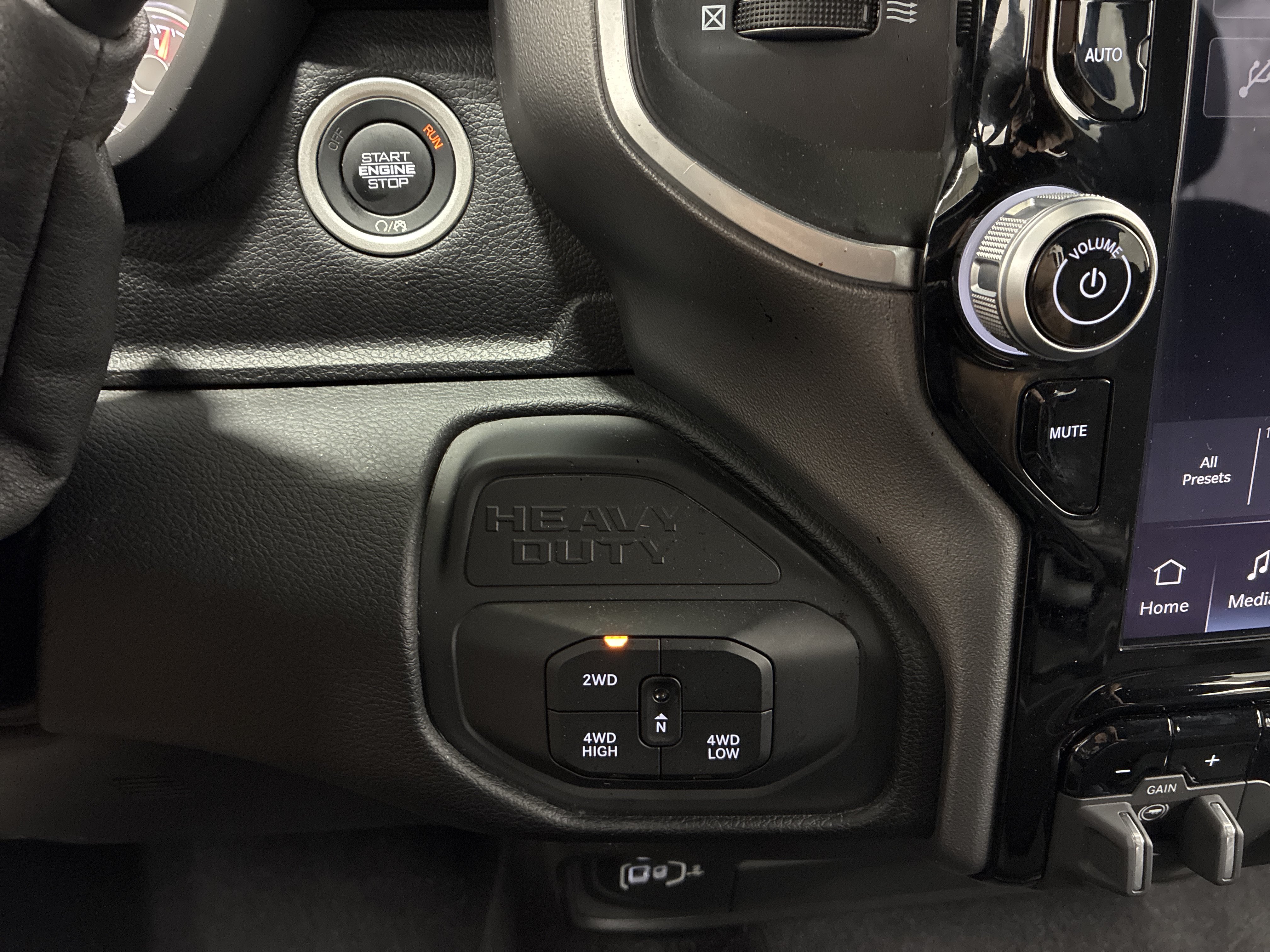 Certified 2025 RAM 2500 Big Horn AWD/4WD image 23
