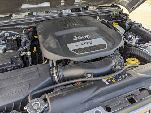 Used 2017 Jeep Wrangler Unlimited Sahara w/ Connectivity Group image 49