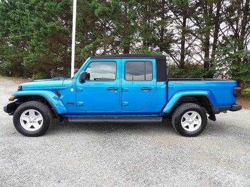 Used 2020 Jeep Gladiator Sport w/ Quick Order Package 24S AWD/4WD image 2