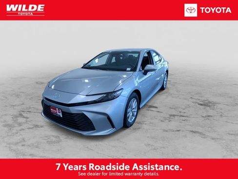 Certified 2025 Toyota Camry LE image 5