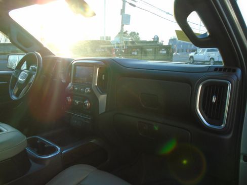 Used 2019 GMC Sierra 1500 SLT w/ SLT Premium Package image 25