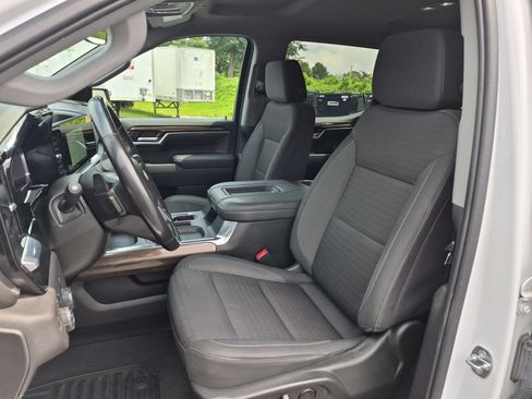 Certified 2022 Chevrolet Silverado 1500 LT w/ Z71 Off-Road Package AWD/4WD image 19