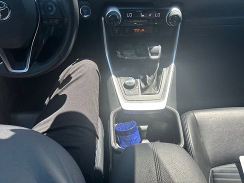 Used 2019 Toyota RAV4 XSE AWD/4WD image 15