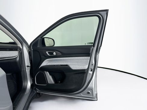 Used 2022 Jeep Compass Latitude image 31