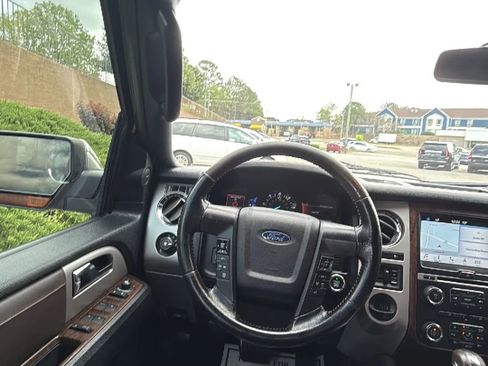 Used 2017 Ford Expedition EL King Ranch image 20