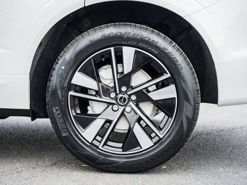 New 2026 Volvo XC60 B5 Plus w/ Protection Package Premier image 18