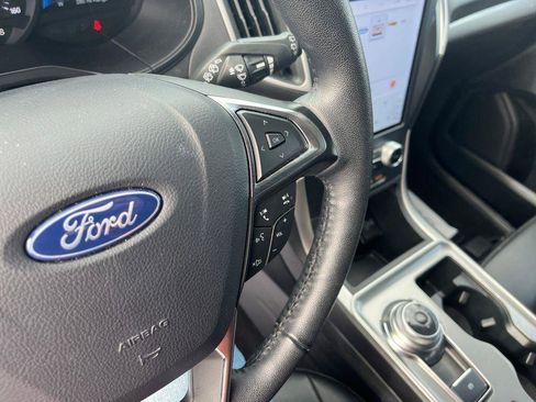 Used 2024 Ford Edge SEL AWD/4WD image 12