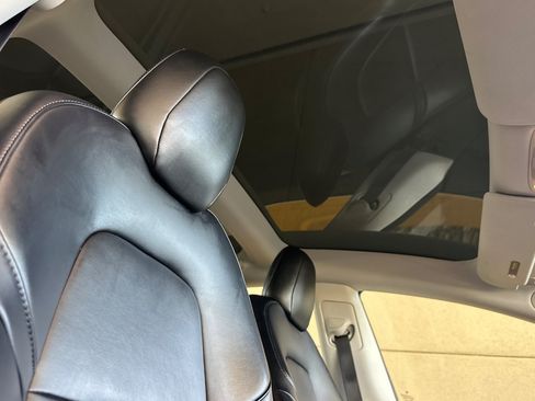 Used 2018 Tesla Model 3 Long Range RWD image 17