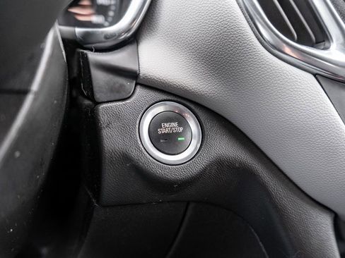 Used 2022 Chevrolet Equinox LT FWD image 24