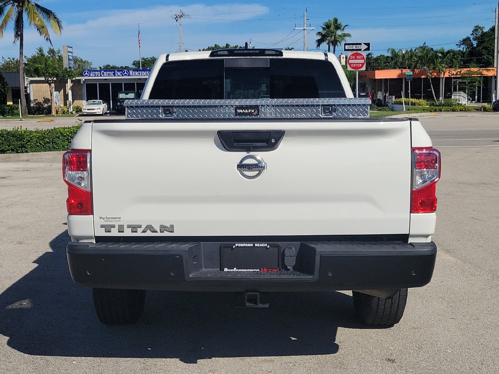 Used 2022 Nissan Titan S RWD image 8
