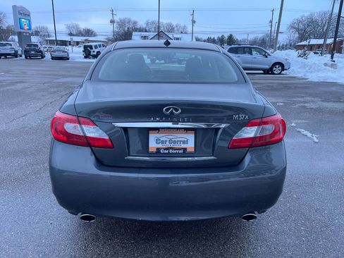 Used 2011 INFINITI M37 x w/ Premium Pkg image 4