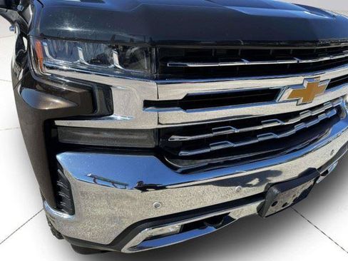 Used 2020 Chevrolet Silverado 1500 LTZ w/ LTZ Plus Package AWD/4WD image 11