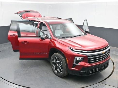New 2026 Chevrolet Traverse High Country w/ LPO, Floor Liner Package FWD image 51