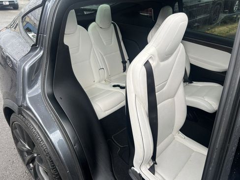 Used 2016 Tesla Model X Performance image 29