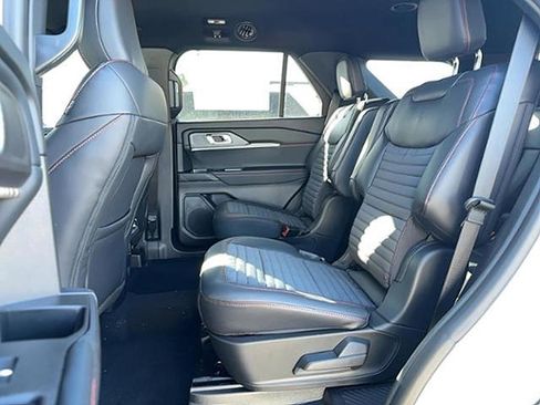 New 2026 Ford Explorer ST-Line w/ ST-Line Street Pack image 9