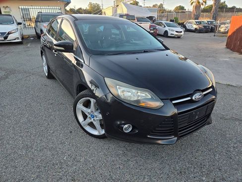 Used 2012 Ford Focus Titanium FWD image 5