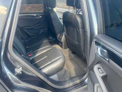 Used 2018 Porsche Macan image 35