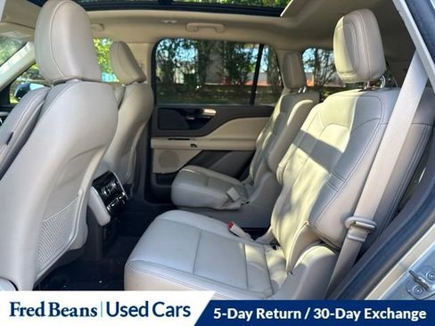 Used 2023 Lincoln Aviator AWD w/ Premium Package image 16